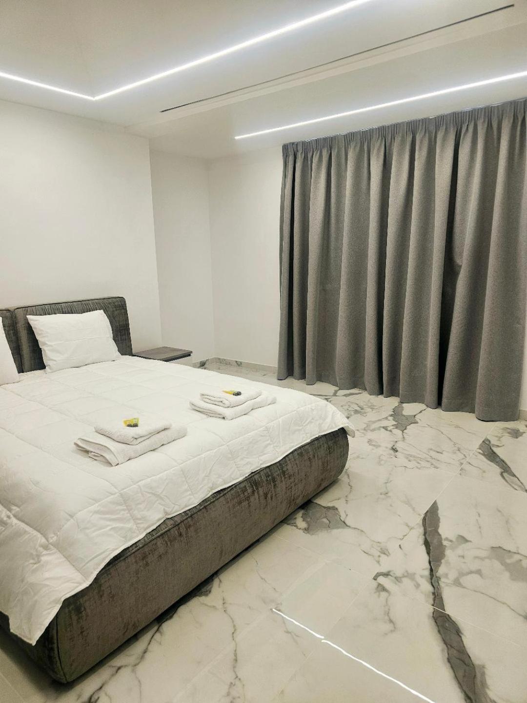 Deluxe Apartment Пафос Экстерьер фото