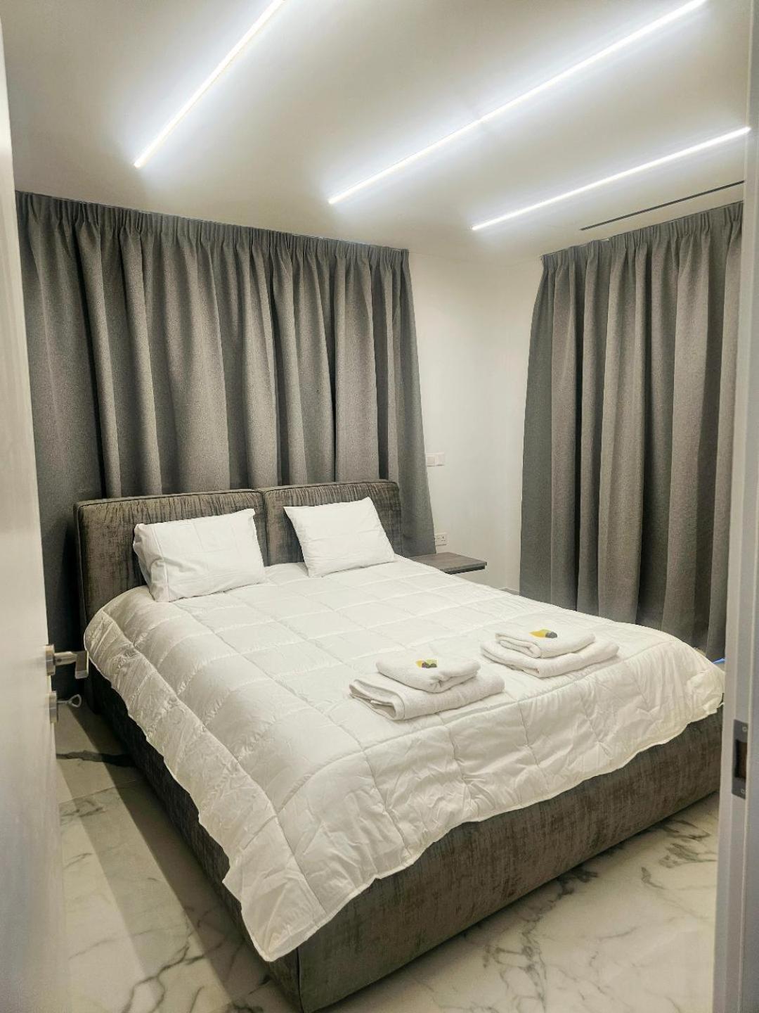 Deluxe Apartment Пафос Экстерьер фото
