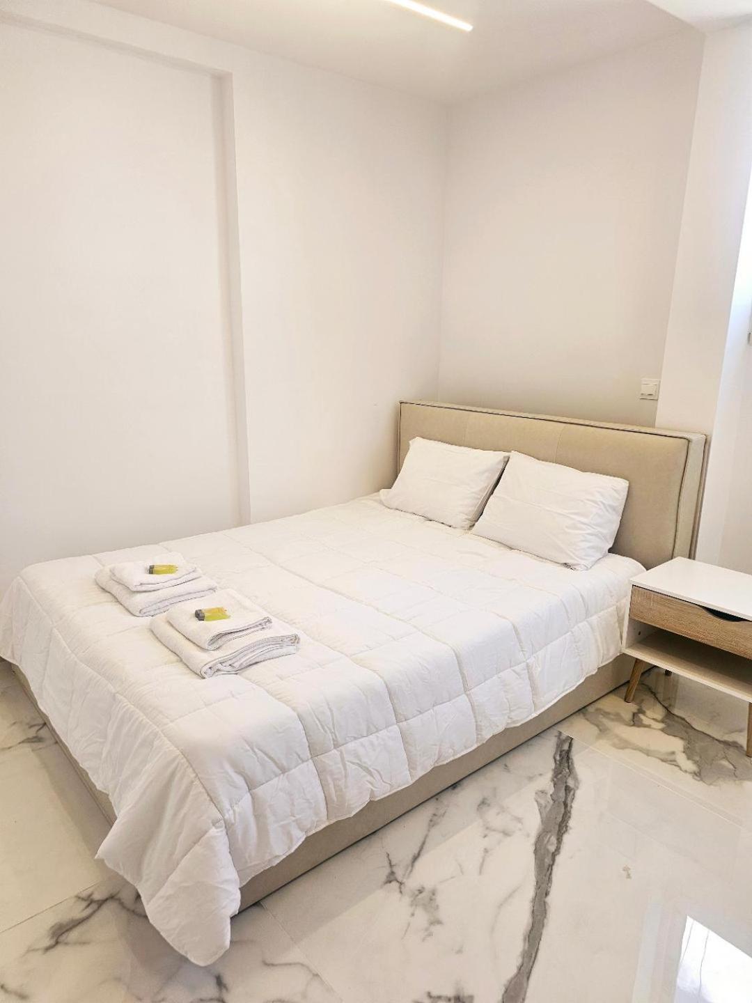 Deluxe Apartment Пафос Экстерьер фото