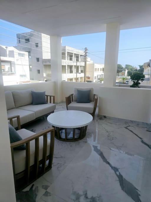 Deluxe Apartment Пафос Экстерьер фото
