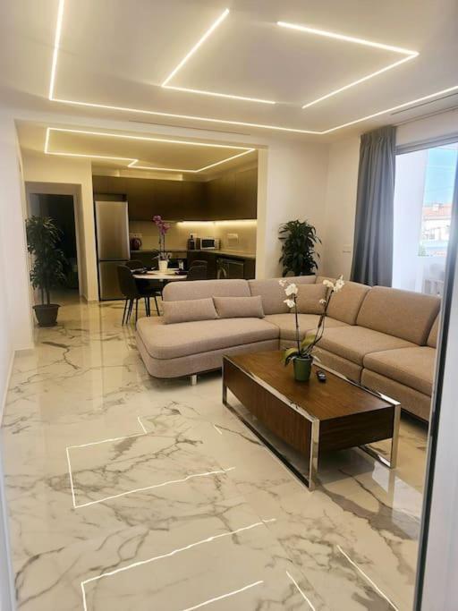 Deluxe Apartment Пафос Экстерьер фото